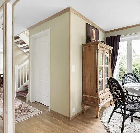 Beautiful House In Central *