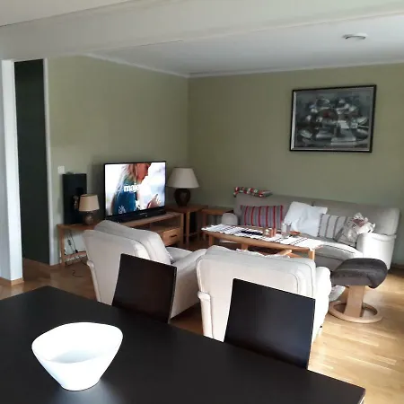 Beautiful House In Central Voss